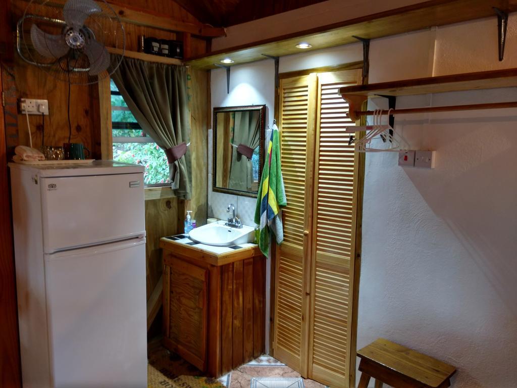 Mainroad Suite Calibishie Extérieur photo